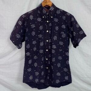 Vintage Blue Snowflake Print Casual Button Front Shirt in Mens Size Small
